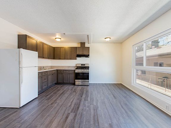 4th image of 930 N Stanley Ave #8