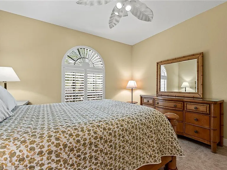 975 Tivoli Ct — Photo 22