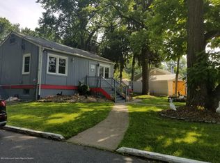 337 Iron Ore Rd, Manalapan, NJ 07726