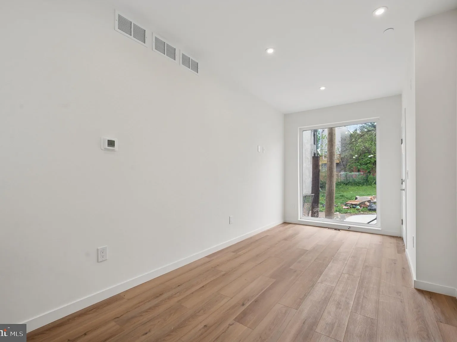 2 bed, 2.0 bath, 1104 sqft, $1,650 — Photo 4