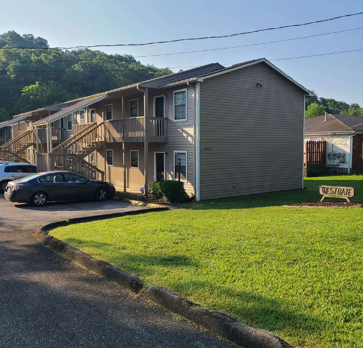 1 bed, 1.0 bath, 631 sqft, $1,050 — Photo 3