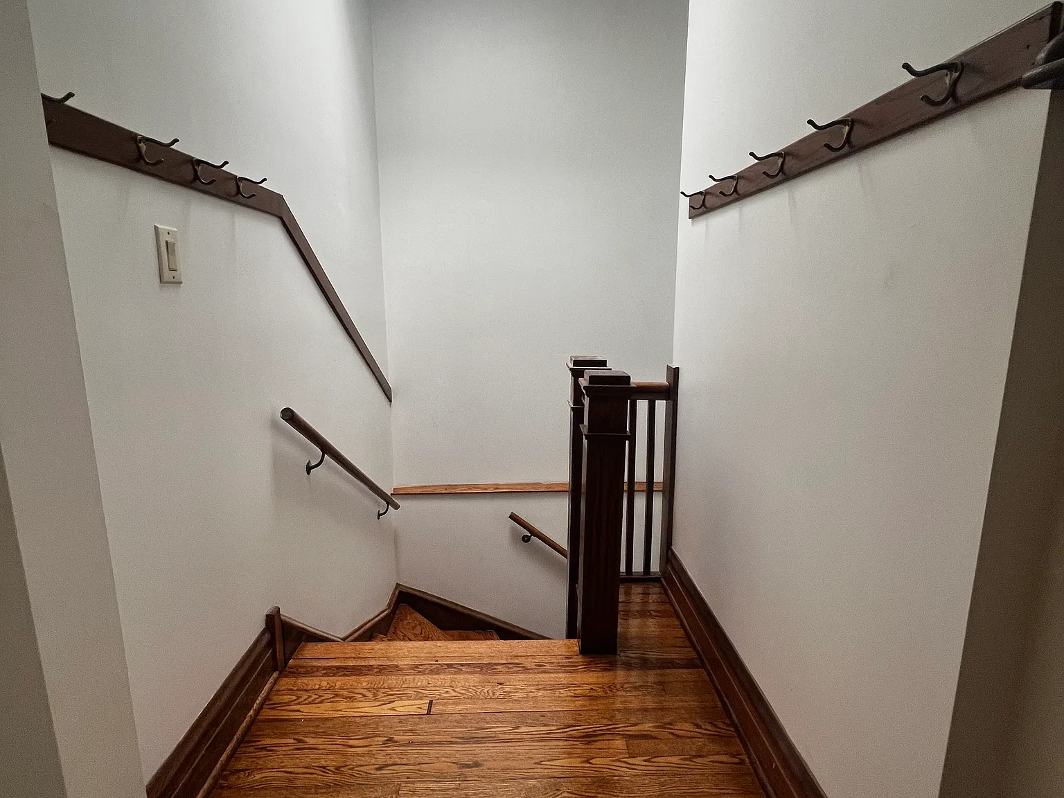 3 bed, 1100 sqft, $2,500 — Photo 2