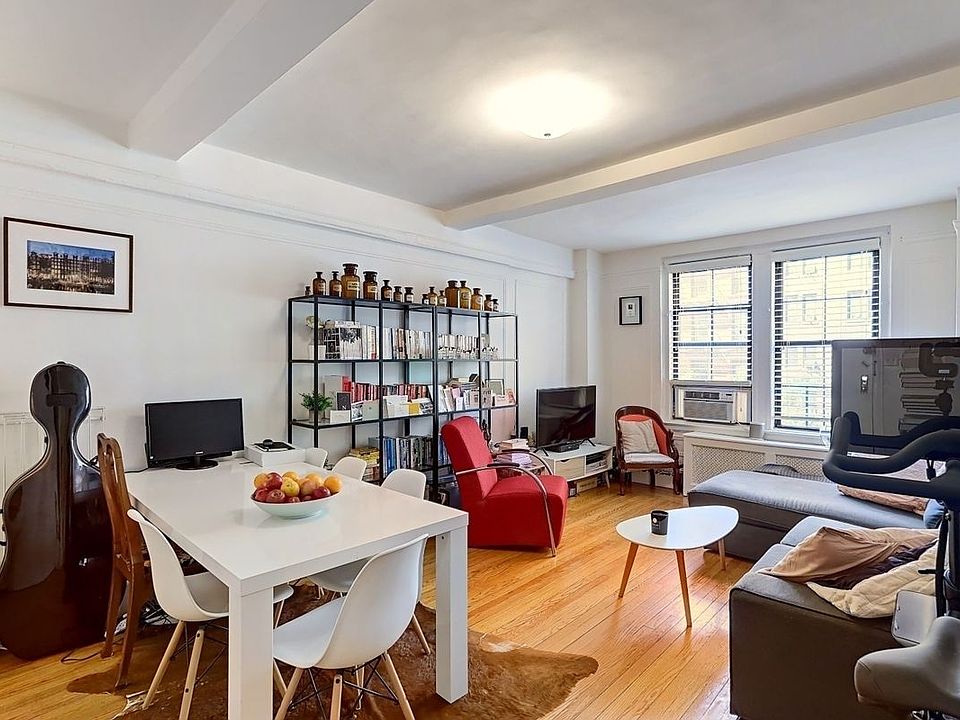 1st image of 50 W 72nd St APT 404