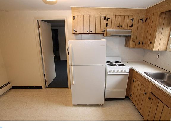 3rd image of 301 Edgeboro Dr APT 4