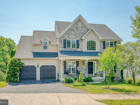 24 Eagleton Dr, York, PA 17407