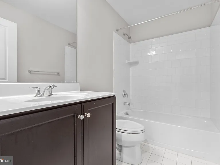 930 Forsythia Ln — Photo 48