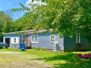 21 Crabapple Dr, Flora, IL 62839