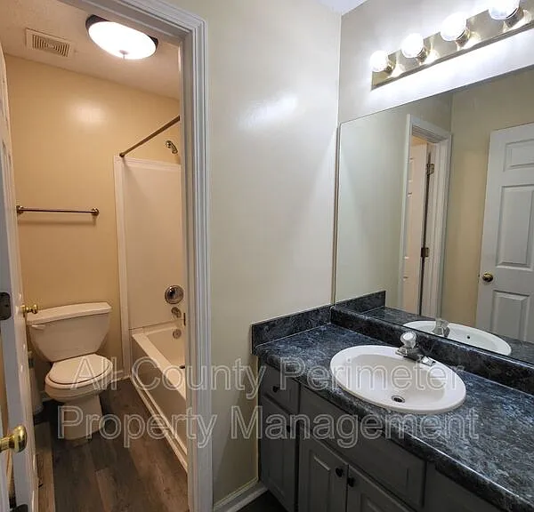 8078 Woodlake Dr — Photo 11