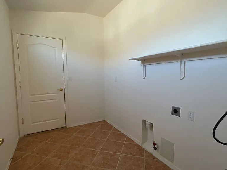 3001 Carefree Dr — Photo 20