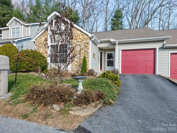 386 Laurel Park Pl, Hendersonville, NC 28791