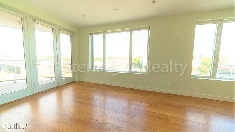 1st image of 2704 Hoyt Ave S APT 5E