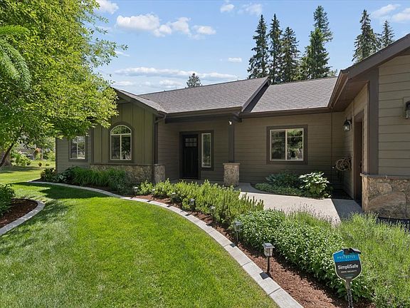 3rd image of 477 Soaring Pines Trl
