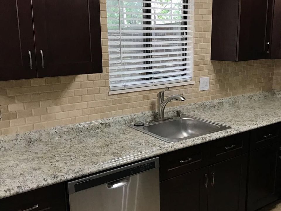 1st image of 501 Forsythia Ln