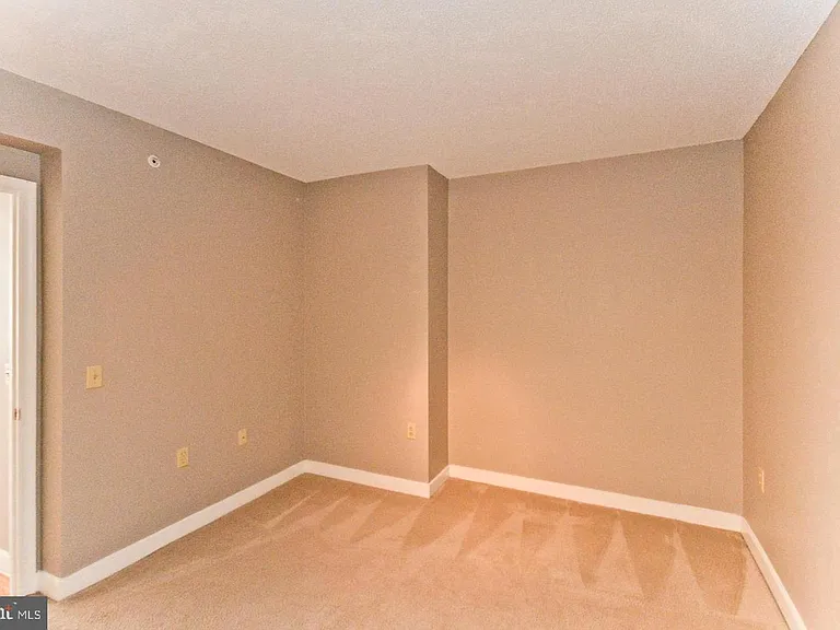 555 Massachusetts Ave NW #313 — Photo 30