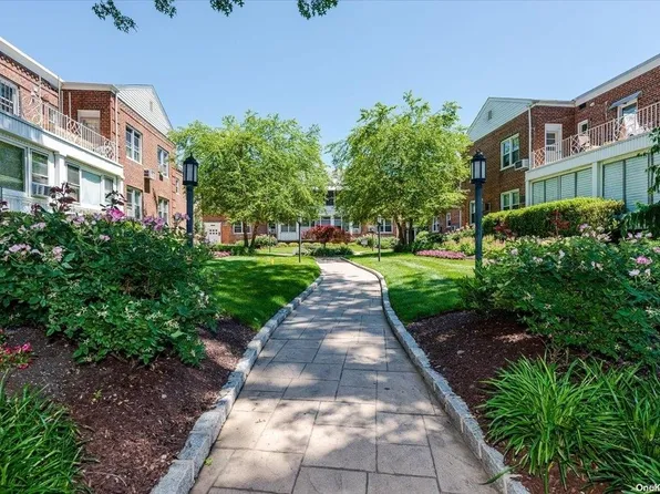 1379 Broadway #A-24, Hewlett, NY 11557