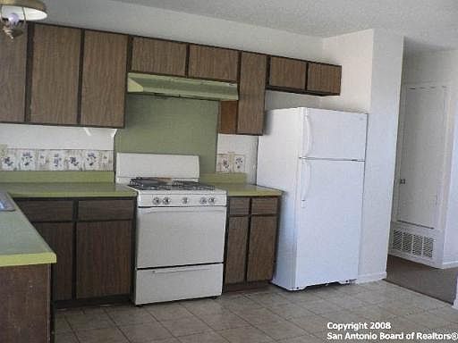 2nd image of 7235 GLEN POINT DR