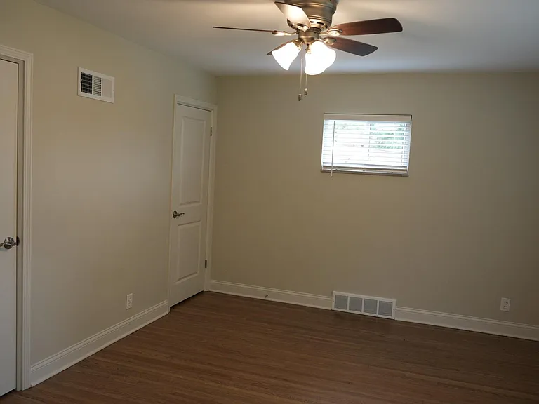 951 Mulberry Ln — Photo 16
