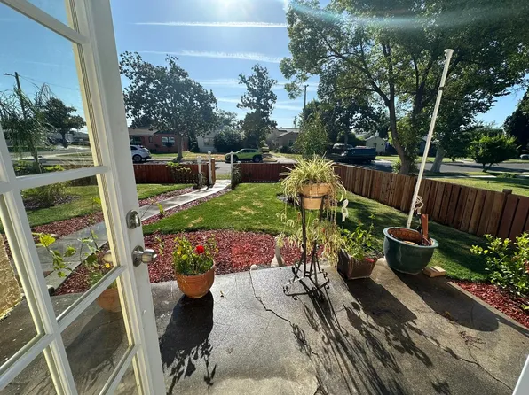 1441 N Calaveras St, Fresno, CA 93728