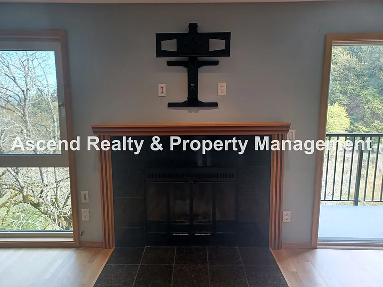 830 SW Broadway Dr #8 — Photo 8