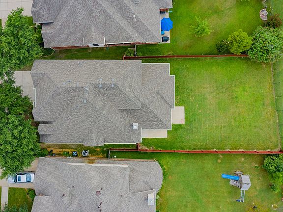 4th image of 2557 Marina Dr