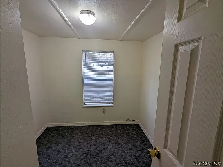 7090 N Palmer Way — Photo 12