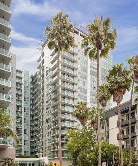 13700 Marina Pointe Dr #415 — Photo 30