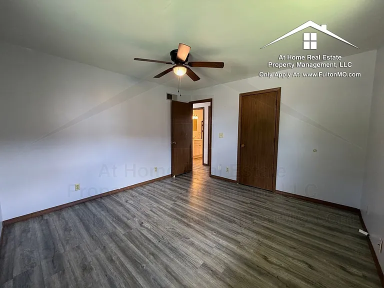 824 Bluff St — Photo 15