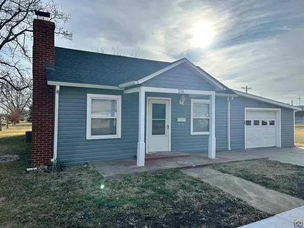 234 N 5th St, Osage City, KS 66523