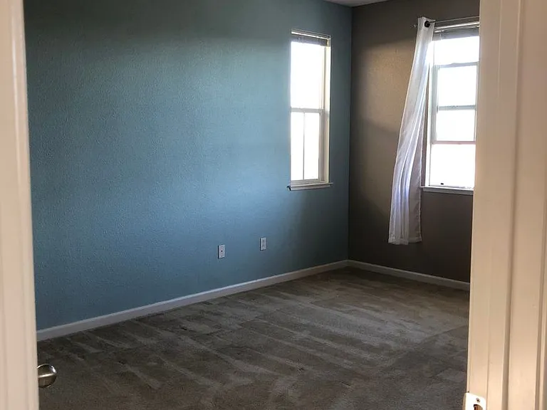 2709 Waldorf Ln — Photo 12