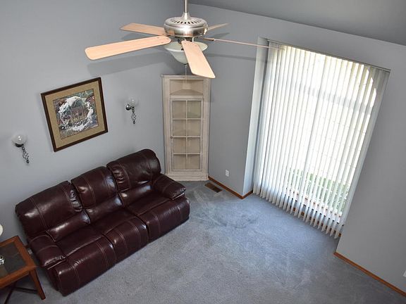 4th image of 406 Glenwood Dr