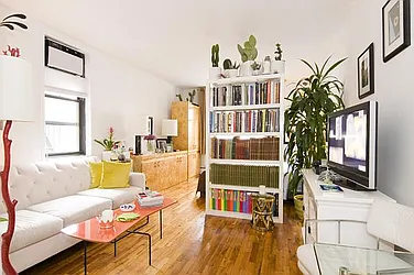 Rented by R New York