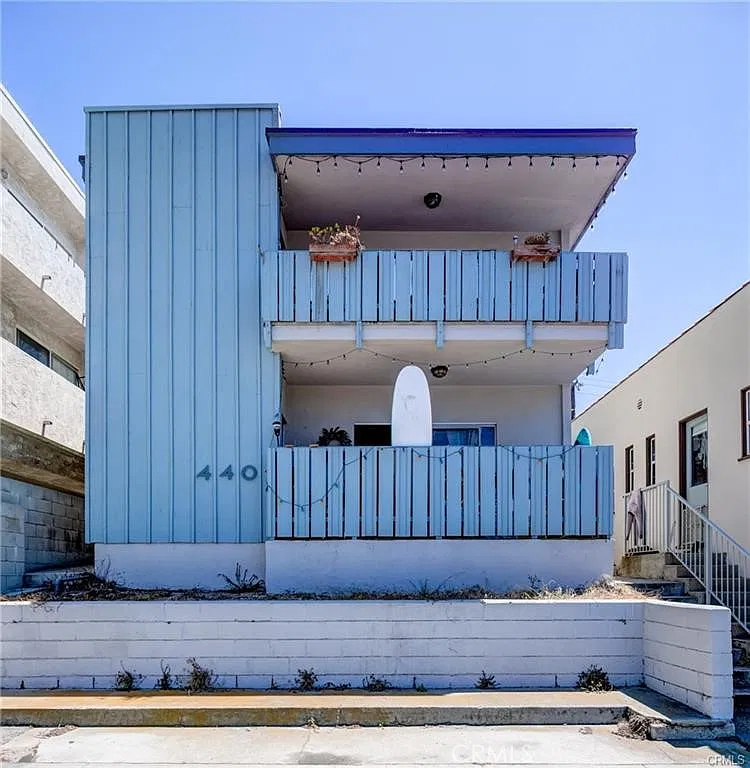 2 bed, 750 sqft, $3,300 — Photo 2