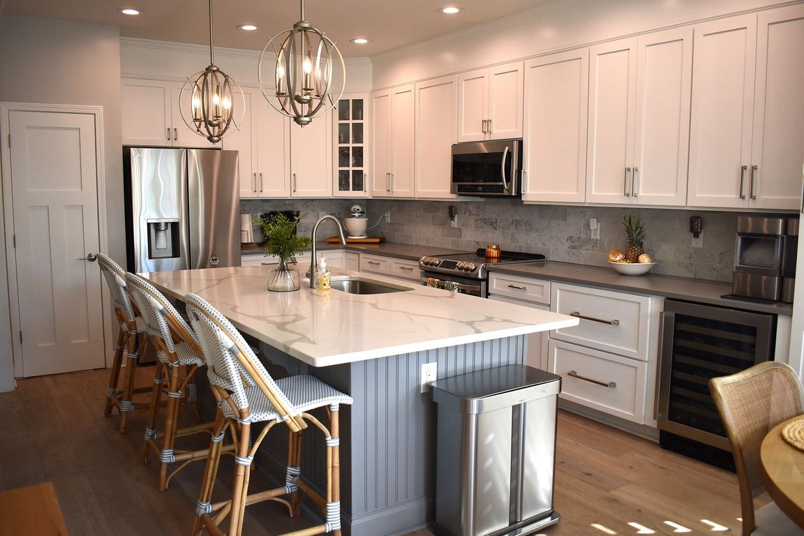 next background image