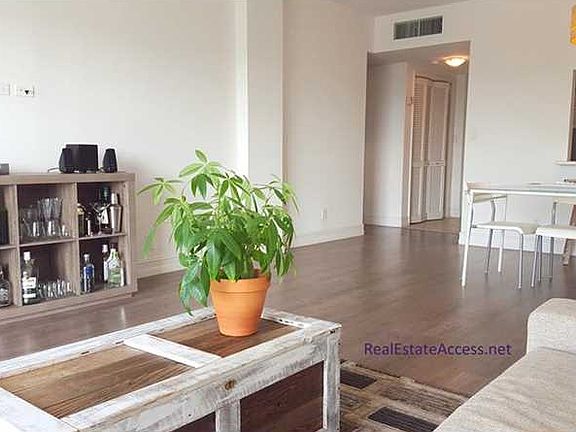 4th image of 1455 N Treasure Dr APT 6L