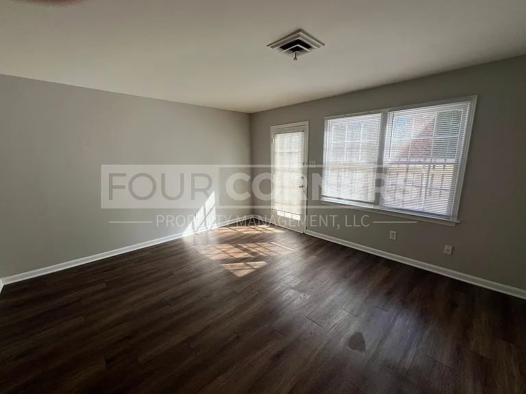 2401 Vanstory St #C — Photo 6