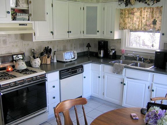 Kitchen Image #1
