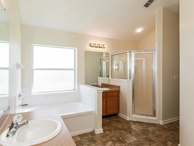 3460 Live Oak Hollow Dr — Photo 8