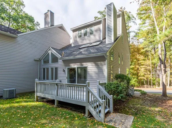 104 Winterbourne Lane #104, Canton, CT 06019