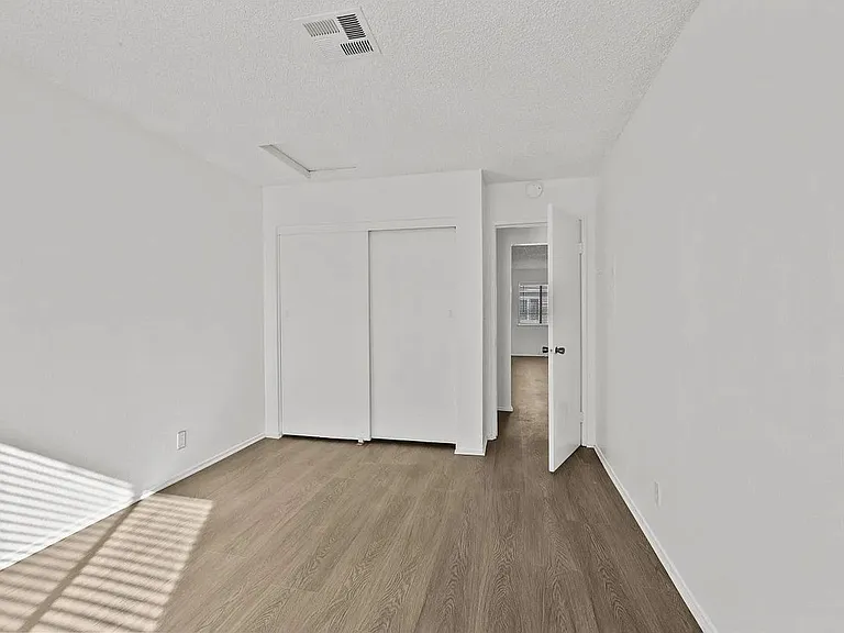 38501 Larkin Ave #4 — Photo 17