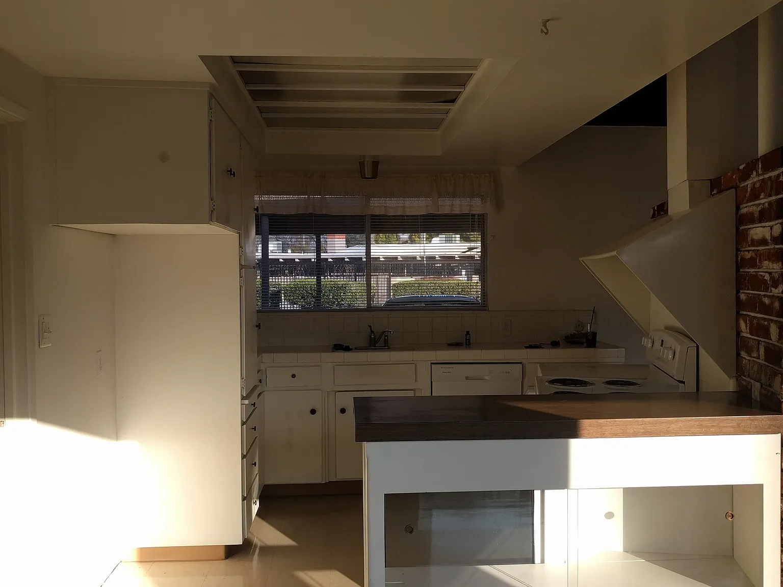 2 bed, 1.5 bath, 1097 sqft, $1,850 — Photo 4