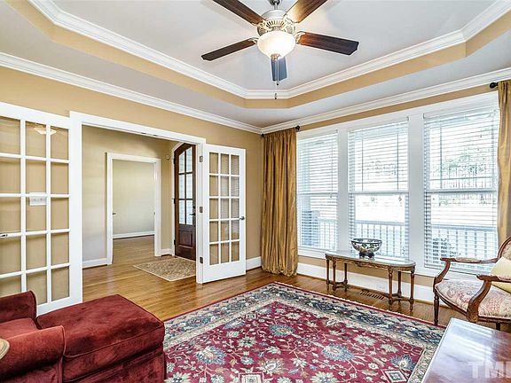 4th image of 709 Fontana Dr