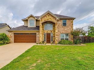 1702 Riverway Dr, Cleburne, TX 76033