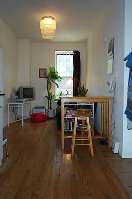 Rented by Tower Brokerage | media 23