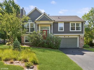1757 Somerfield Ln, Crystal Lake, IL 60014