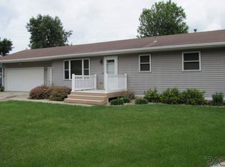 1000 N Carol St, Luverne, MN 56156