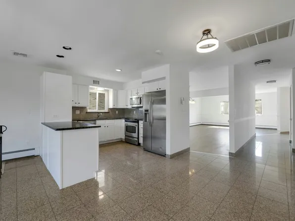 2413 Hammett Avenue image 14 of 46