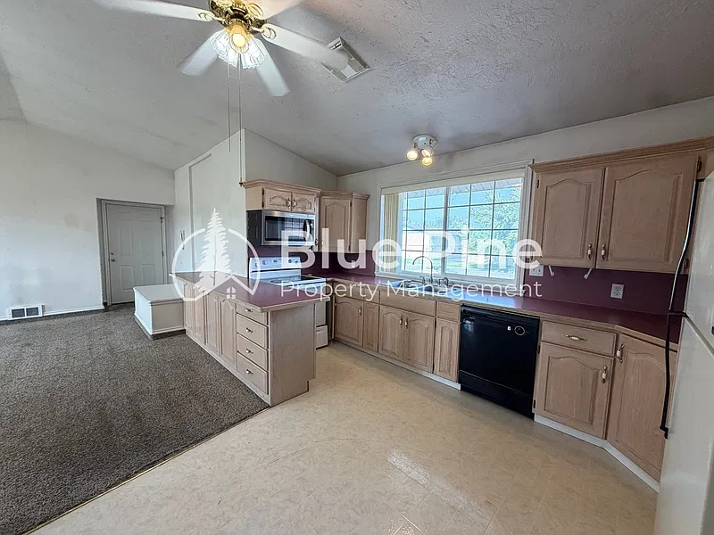2 bed, 1.0 bath, 1000 sqft, $995 — Photo 4