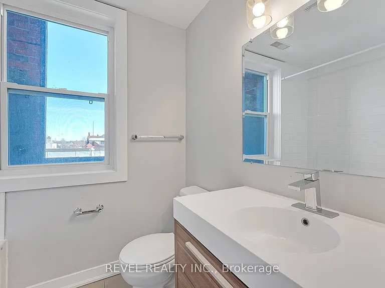657 Barton St E #302 — Photo 30
