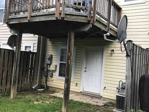 2nd image of 23122 Blackthorn Sq