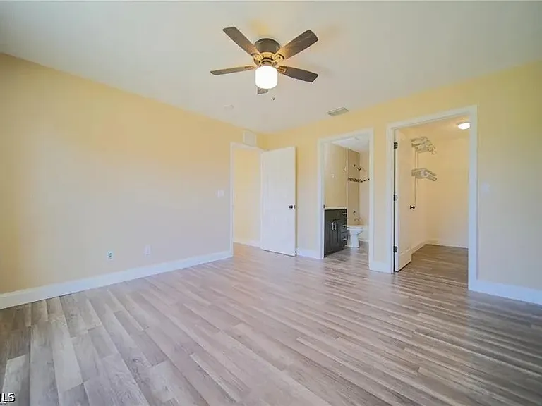 604 Thomas Sherwin Ave S — Photo 14